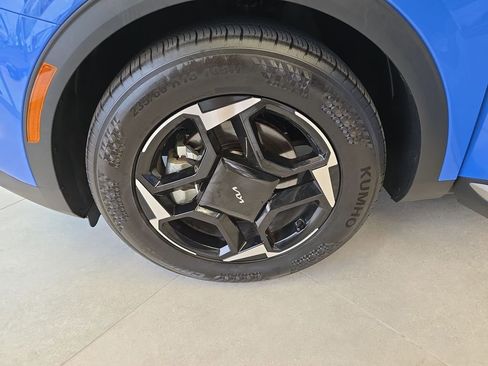 Certified 2026 Kia Sportage EX w/ EX Panorama Roof Package image 37