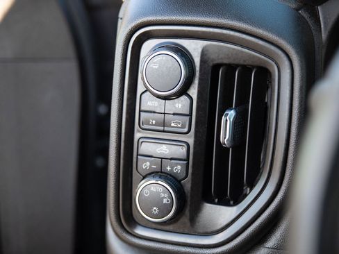 Used 2021 Chevrolet Silverado 1500 Custom image 17