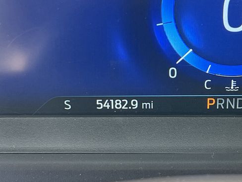 Used 2020 Ford Explorer Platinum w/ Premium Technology Package image 12