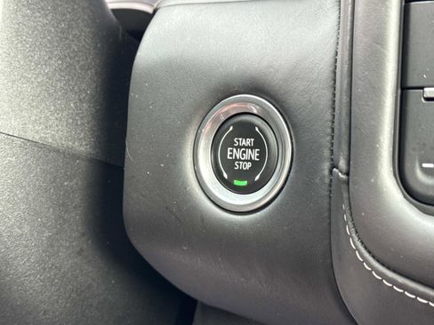 Used 2023 GMC Yukon Denali Ultimate image 6