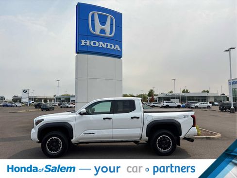 Used 2024 Toyota Tacoma TRD Off-Road AWD/4WD image 3
