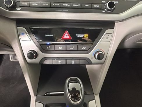 Used 2018 Hyundai Elantra SEL FWD image 22