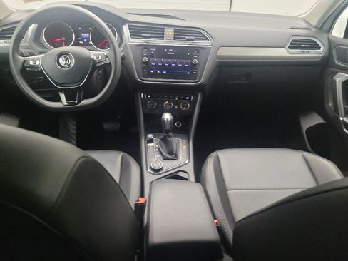 Used 2020 Volkswagen Tiguan SE AWD/4WD image 22