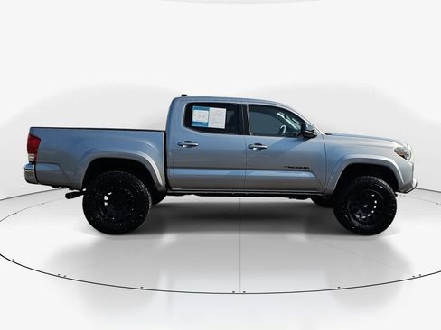 Used 2016 Toyota Tacoma SR5 w/ SR5 Appearance Package (SN) RWD image 5