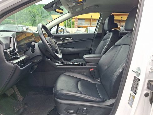 Used 2024 Kia Sportage EX AWD/4WD image 14