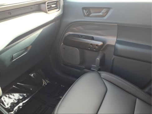 New 2026 Ford Maverick Lariat w/ Black Appearance Package image 14