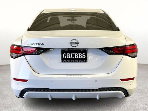 Used 2025 Nissan Sentra SV image 6
