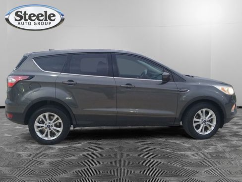 Used 2017 Ford Escape SE image 6