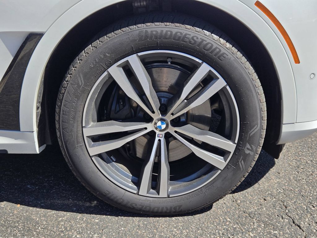 Certified 2025 BMW X7 M60i AWD/4WD image 13