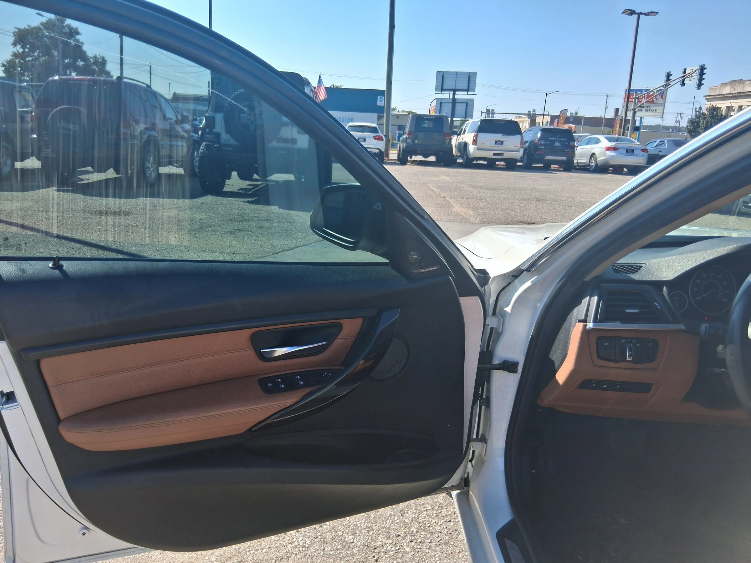 Used 2015 BMW 328i xDrive Sedan AWD/4WD image 10