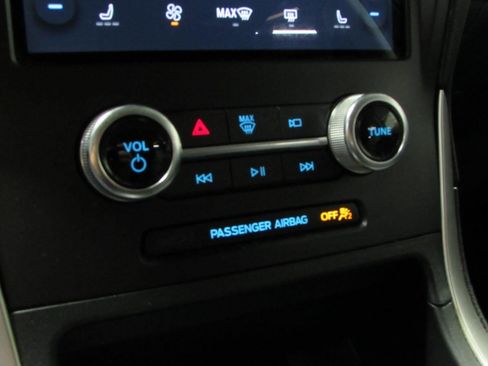 Used 2024 Ford Edge SEL AWD/4WD image 30