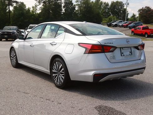 Used 2025 Nissan Altima 2.5 SV FWD image 5