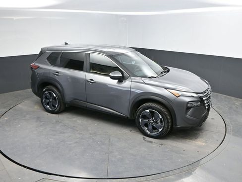 Used 2025 Nissan Rogue SV AWD/4WD image 21