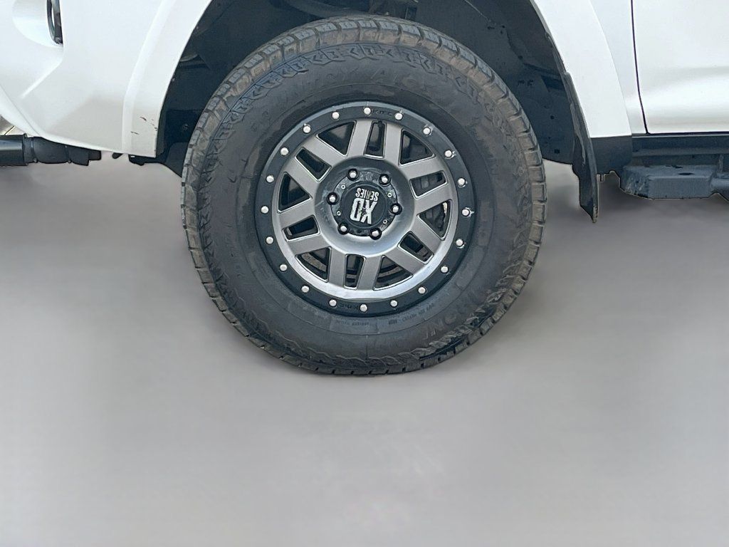 Used 2018 Toyota 4Runner SR5 Premium AWD/4WD image 32