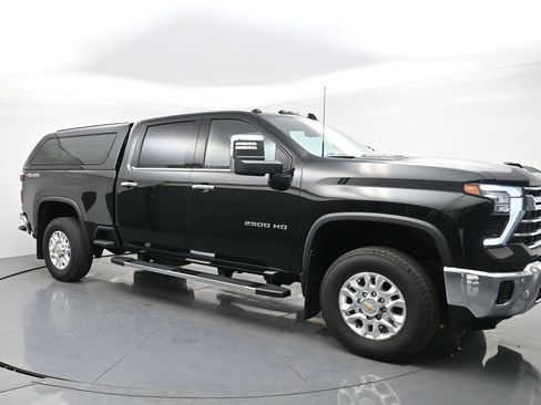 Used 2024 Chevrolet Silverado 2500 LTZ w/ LTZ Premium Package AWD/4WD image 5