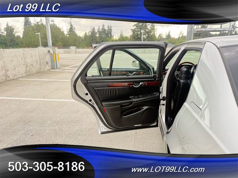 Used 2001 Cadillac De Ville DHS w/ Safety/Security Pkg FWD image 35