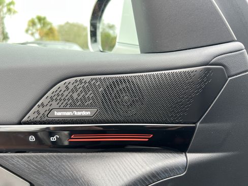 Used 2025 BMW 530i image 39