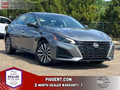 Used 2024 Nissan Altima 2.5 SV image 1