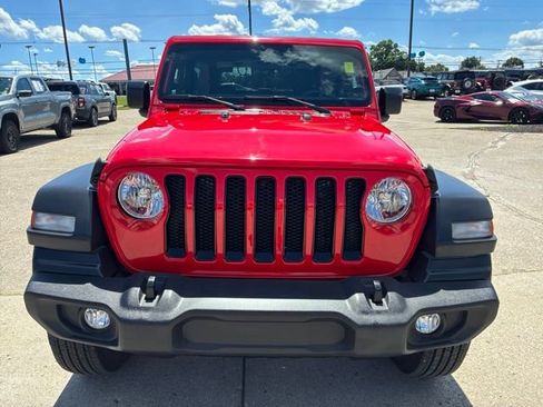 Used 2023 Jeep Wrangler Sport AWD/4WD image 2