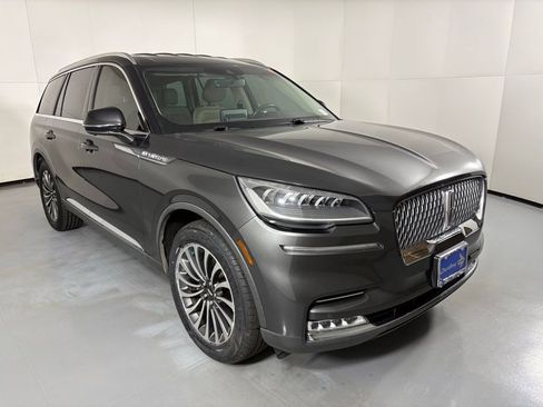 Used 2020 Lincoln Aviator Reserve w/ Elements Package Plus image 2