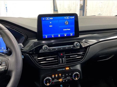 Used 2023 Ford Escape ST-Line image 6