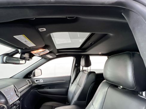 Used 2022 Jeep Grand Cherokee Limited image 21