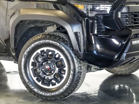 Used 2025 Toyota Tacoma TRD Off-Road AWD/4WD image 4