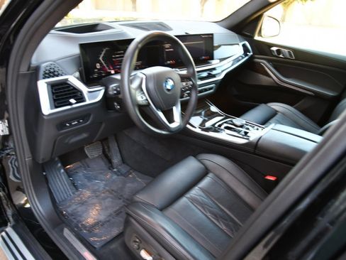Used 2025 BMW X5 xDrive50e AWD/4WD image 28