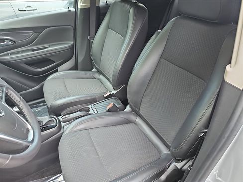 Used 2022 Buick Encore Preferred image 21