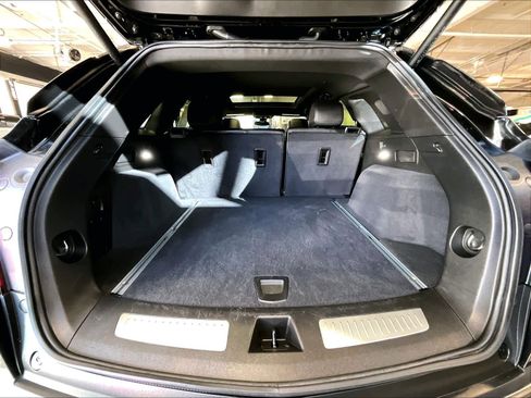 Used 2025 Cadillac XT5 Premium Luxury image 17