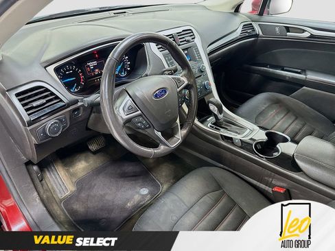 Used 2016 Ford Fusion SE w/ Equipment Group 201A FWD image 9