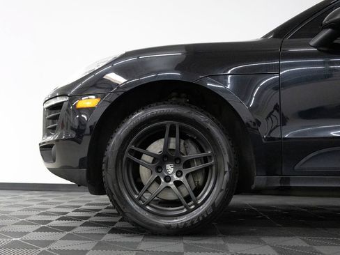 Certified 2018 Porsche Macan AWD/4WD image 10