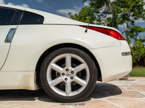 Used 2004 Nissan 350Z Touring w/ Cargo Convenience Pkg image 5