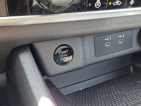 Certified 2025 Nissan Rogue SV w/ SV Premium Package FWD image 31