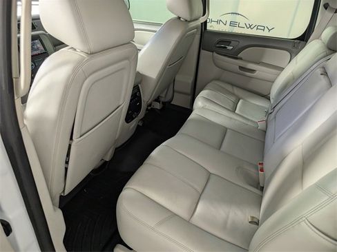 Used 2011 Chevrolet Avalanche LT w/ Luxury Package image 15