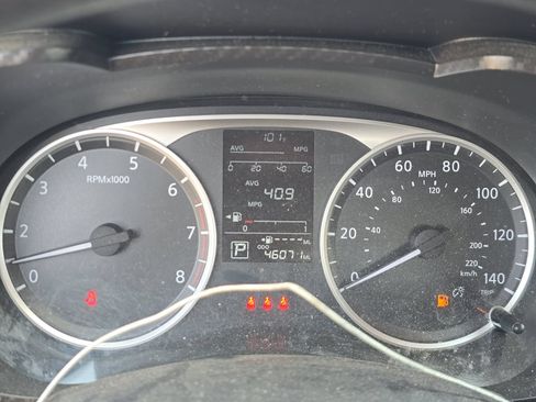 Used 2022 Nissan Versa S FWD image 10