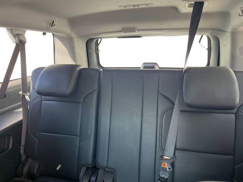 Used 2019 Chevrolet Suburban Premier image 12