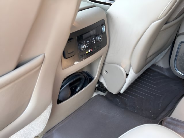 Used 2016 GMC Yukon SLT w/ Open Road Package AWD/4WD image 14