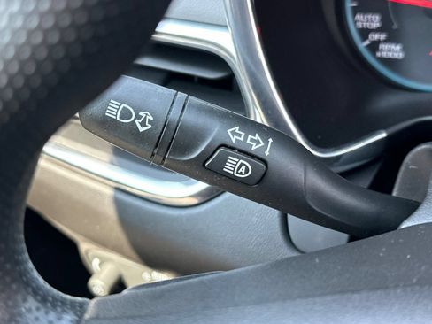 Used 2020 Chevrolet Equinox LS FWD image 32