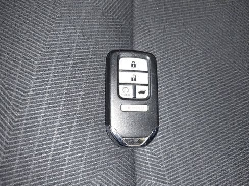 Used 2017 Honda Pilot EX image 32