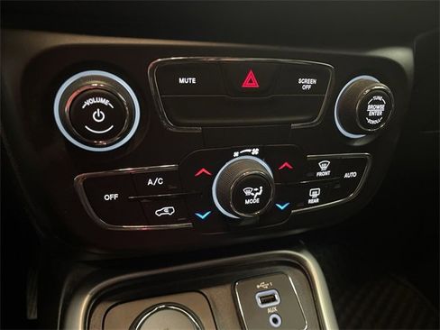 Used 2021 Jeep Compass Latitude image 18