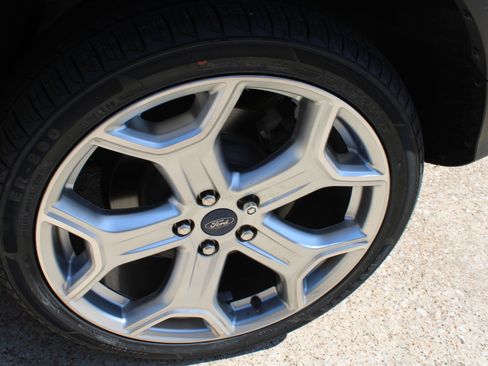 Used 2019 Ford Escape Titanium image 32