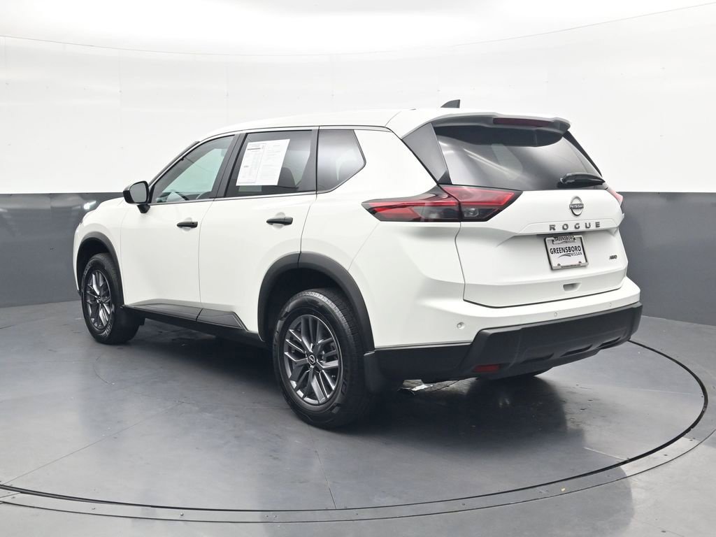 Used 2025 Nissan Rogue S AWD/4WD image 8
