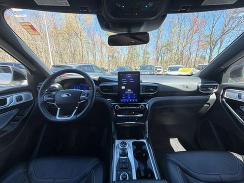 Used 2023 Ford Explorer ST w/ Equipment Group 401A AWD/4WD image 16