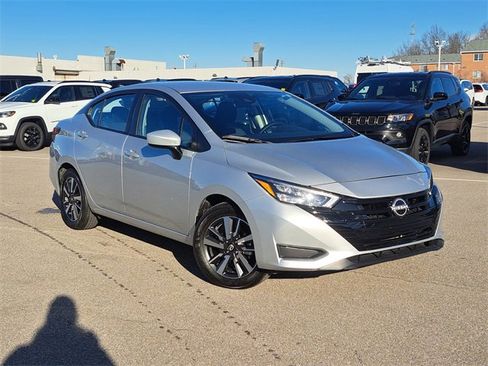 Used 2025 Nissan Versa SV image 26