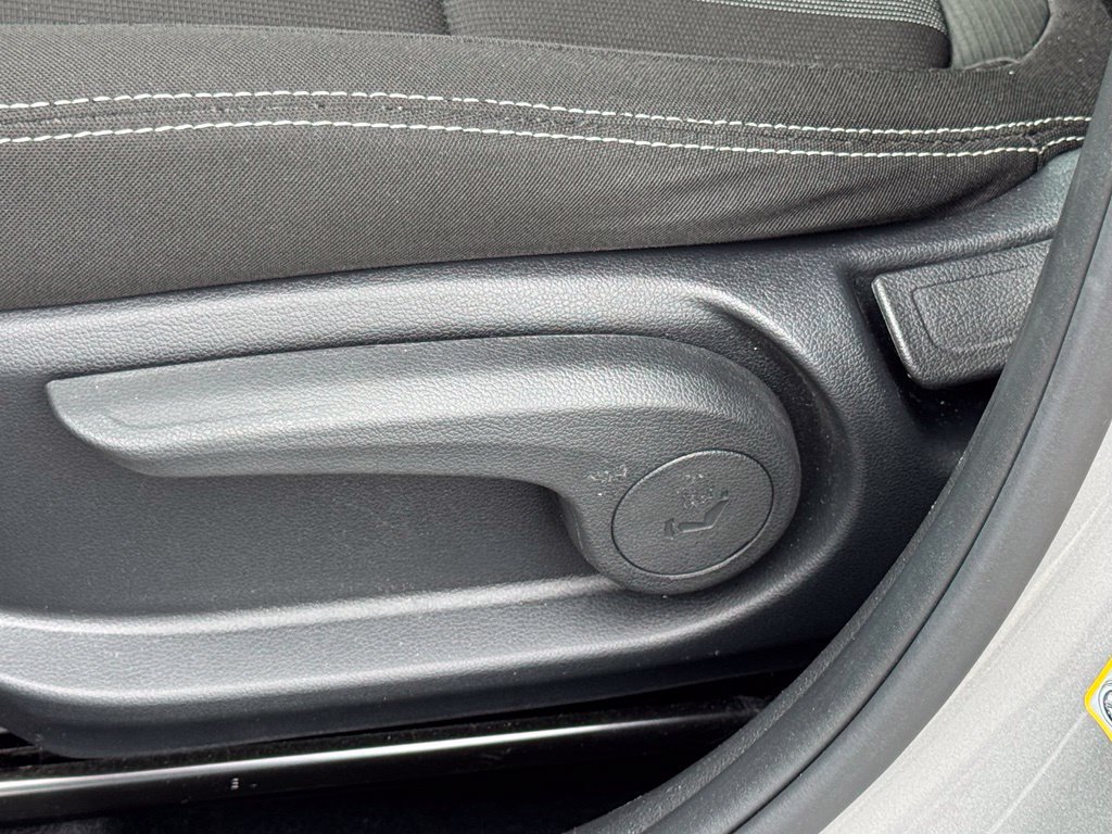 Used 2024 Hyundai Venue SEL FWD image 19