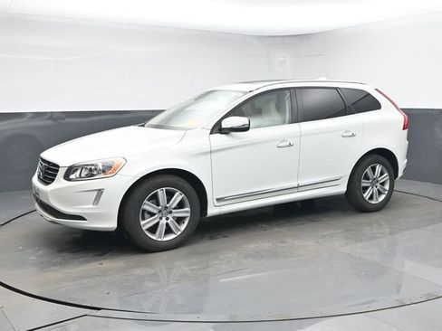 Used 2016 Volvo XC60 T6 w/ Proximity Package image 4