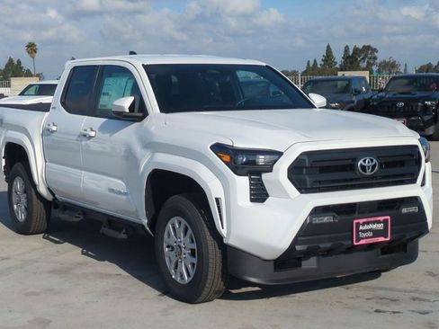 New 2025 Toyota Tacoma SR5 image 7