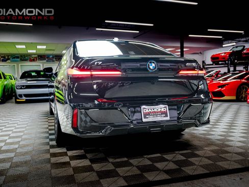 Used 2023 BMW i7 xDrive60 image 23