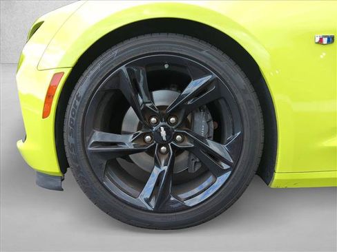 Used 2019 Chevrolet Camaro SS RWD image 13